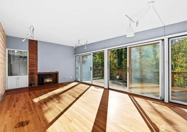 Photo 4 of Sale Pending at 12117 Se 26Th St, Bellevue, WA 98005 | MLS# NWM2572776 | Listing updated on 2026-09-23