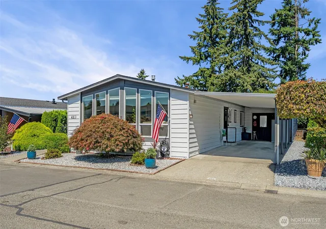 Photo 3 of Manufactured home for sale at 1402 22nd St Ne #451, Auburn, WA 98002 | MLS# NWM2572783 | Listing updated on 2026-09-22