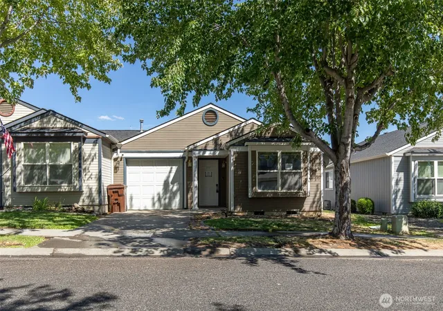 Photo 3 of Condo for sale at 105 Peach Tree Ln #1, Yakima, WA 98908 | MLS# NWM2572794 | Listing updated on 2026-09-22