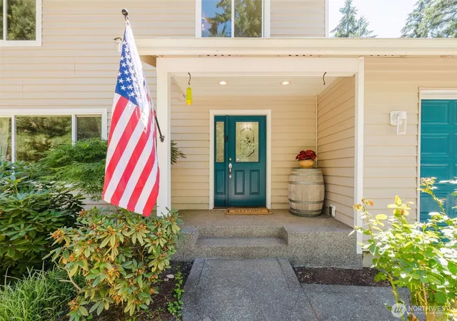 Photo 2 of Single family home for sale at 2867 Sand Dollar Rd W, Bremerton, WA 98312 | MLS# NWM2572800 | Listing updated on 2026-09-23