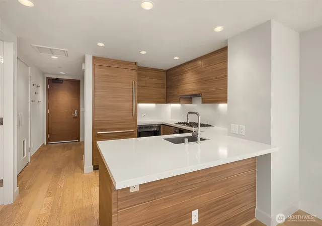 Photo 3 of Sale Pending at 583 Battery St #2208N, Seattle, WA 98121 | MLS# NWM2572801 | Listing updated on 2026-09-19