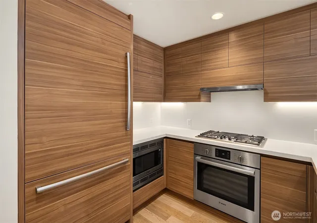 Photo 4 of Sale Pending at 583 Battery St #2208N, Seattle, WA 98121 | MLS# NWM2572801 | Listing updated on 2026-09-19