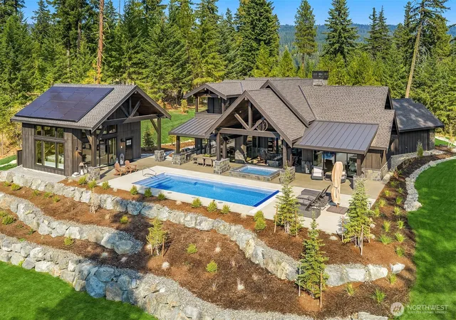 Photo 1 of Single family home for sale at 200 Red Sky Wy, Cle Elum, WA 98922 | MLS# NWM2572806 | Listing updated on 2026-09-25