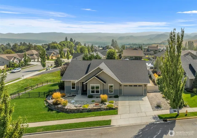 Photo 1 of Sale Pending at 351 Allison St, Wenatchee, WA 98801 | MLS# NWM2572808 | Listing updated on 2026-09-25