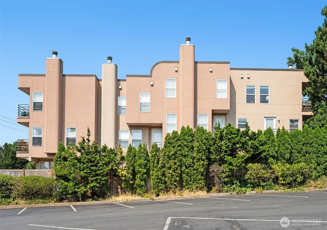 Photo 2 of Single family home for sale at 3216 14th Ave W #202, Seattle, WA 98119 | MLS# NWM2572812 | Listing updated on 2026-09-25