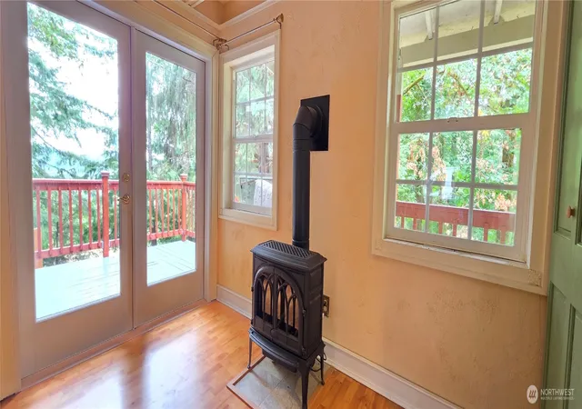 Photo 3 of Single family home for sale at 890 W Wynwood Dr, Shelton, WA 98584 | MLS# NWM2572822 | Listing updated on 2026-10-01