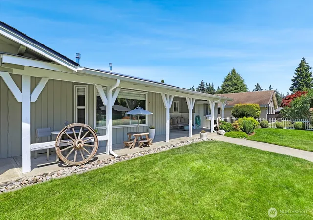 Photo 3 of Single family home for sale at 7319 45th St W, University Place, WA 98466 | MLS# NWM2572834 | Listing updated on 2026-09-25