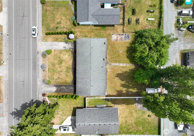 Photo 4 of Single family home for sale at 541 545 D St, Blaine, WA 98230 | MLS# NWM2572841 | Listing updated on 2026-09-30