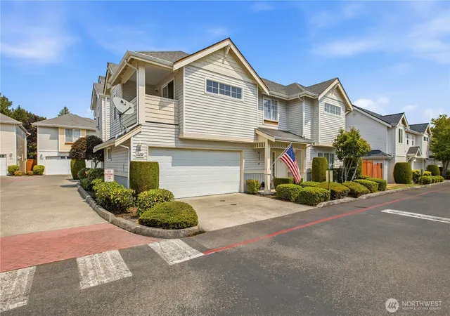 Photo 3 of Townhouse for sale at 12292 Se 310th Ln #54, Auburn, WA 98092 | MLS# NWM2572847 | Listing updated on 2026-09-19