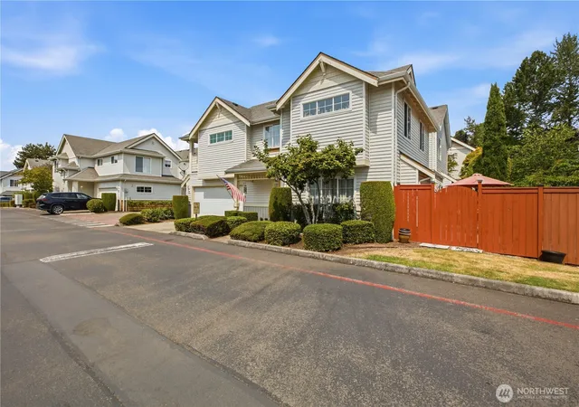 Photo 3 of Townhouse for sale at 12292 Se 310Th Ln #54, Auburn, WA 98092 | MLS# NWM2572847 | Listing updated on 2026-09-19