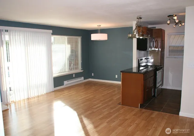 Photo 4 of Multi family home for sale at 10016 Ne 117Th Ct, Kirkland, WA 98034 | MLS# NWM2572857 | Listing updated on 2026-09-25