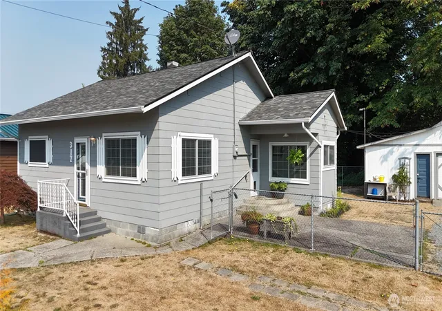 Photo 2 of Sale Pending at 317 E Burke Ave, Arlington, WA 98223 | MLS# NWM2572858 | Listing updated on 2026-09-25