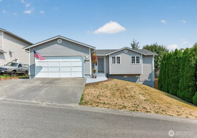 Photo 1 of Single family home for sale at 27215 Manor Pl Nw, Stanwood, WA 98292 | MLS# NWM2572864 | Listing updated on 2026-09-26