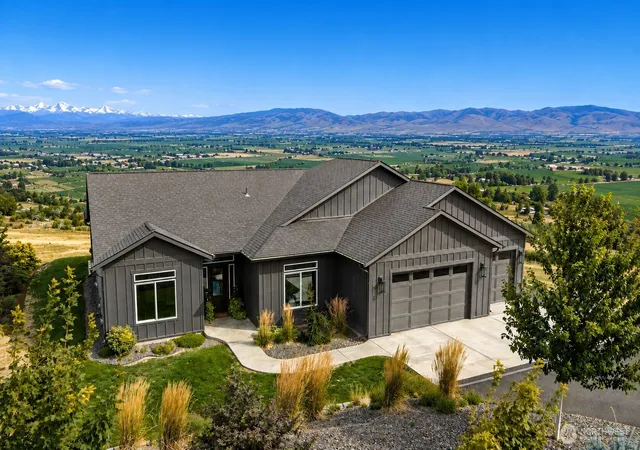 Photo 1 of Single family home for sale at 2300 Tozer Rd, Ellensburg, WA 98926 | MLS# NWM2572889 | Listing updated on 2026-09-25