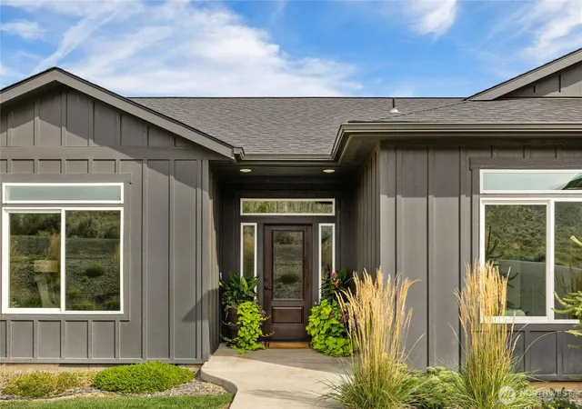 Photo 2 of Single family home for sale at 2300 Tozer Rd, Ellensburg, WA 98926 | MLS# NWM2572889 | Listing updated on 2026-09-25