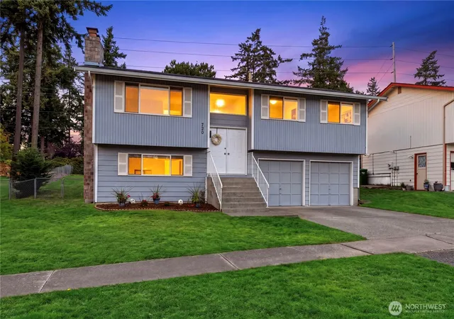 Photo 1 of Single family home for sale at 720 Nw Hyak Dr, Oak Harbor, WA 98277 | MLS# NWM2572891 | Listing updated on 2026-09-28