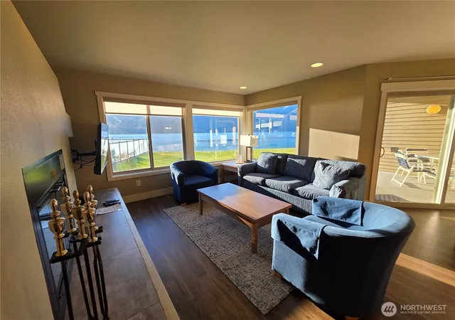 Photo 4 of Sale Pending at 1 Lakeside 703-J, Manson, WA 98831 | MLS# NWM2572905 | Listing updated on 2026-09-21