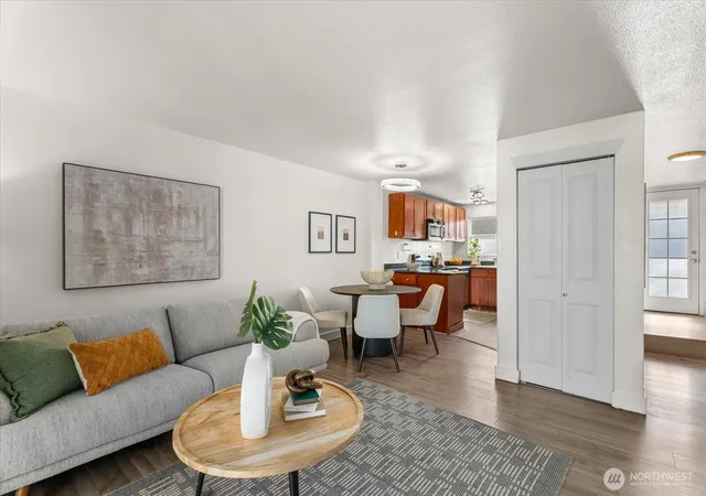 Photo 4 of Townhouse for sale at 10925 Se 208Th St #20807, Kent, WA 98031 | MLS# NWM2572910 | Listing updated on 2026-09-25