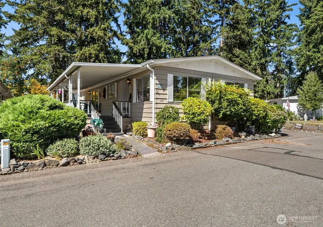 Photo 1 of Manufactured home for sale at 12414 112th Avenue E #47, Puyallup, WA 98374 | MLS# NWM2572912 | Listing updated on 2026-09-25