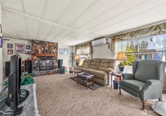 Photo 3 of Manufactured home for sale at 12414 112th Avenue E #47, Puyallup, WA 98374 | MLS# NWM2572912 | Listing updated on 2026-09-25