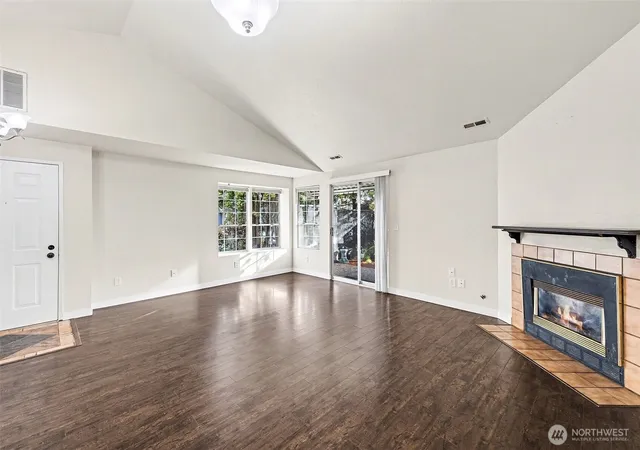 Photo 3 of Single family home for sale at 9103 183rd Ave Ne, Redmond, WA 98052 | MLS# NWM2572913 | Listing updated on 2026-09-25