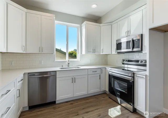Photo 3 of Single family home for sale at 3330 58th Ave Ne, Tacoma, WA 98422 | MLS# NWM2572925 | Listing updated on 2026-09-25