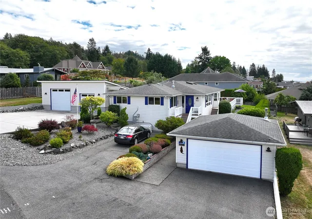 Photo 1 of Sale Pending at 4104 Scatchet View Dr, Clinton, WA 98236 | MLS# NWM2572935 | Listing updated on 2026-10-01