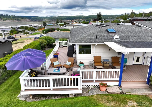 Photo 2 of Sale Pending at 4104 Scatchet View Dr, Clinton, WA 98236 | MLS# NWM2572935 | Listing updated on 2026-10-01