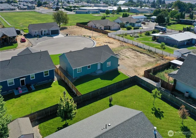 Photo 4 of Single family home for sale at 707 Petra Ct, Omak, WA 98841 | MLS# NWM2572941 | Listing updated on 2026-09-22