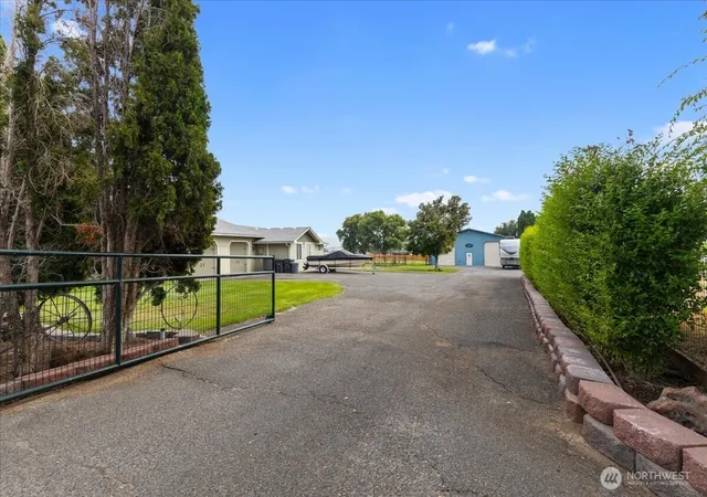 Photo 1 of Single family home for sale at 92 Clemans View Rd, Selah, WA 98942 | MLS# NWM2572957 | Listing updated on 2026-09-29