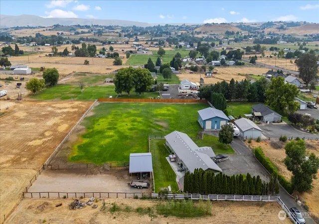 Photo 3 of Single family home for sale at 92 Clemans View Rd, Selah, WA 98942 | MLS# NWM2572957 | Listing updated on 2026-09-29