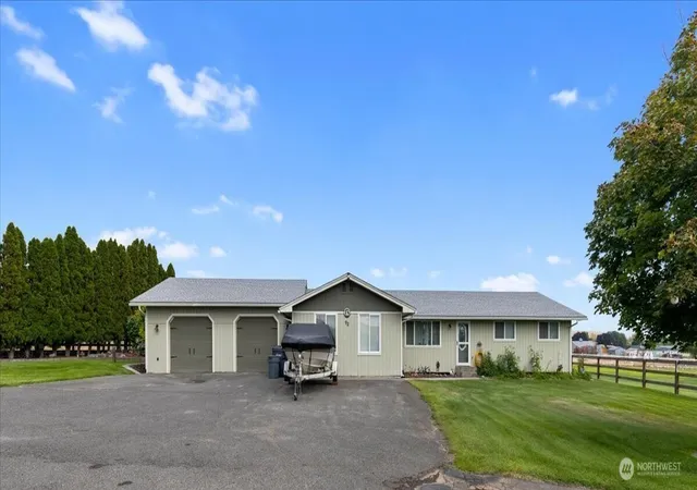 Photo 3 of Single family home for sale at 92 Clemans View Rd, Selah, WA 98942 | MLS# NWM2572957 | Listing updated on 2026-09-29