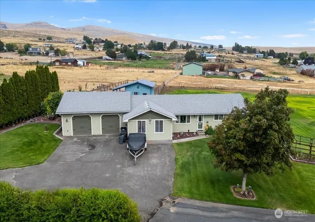 Photo 4 of Single family home for sale at 92 Clemans View Rd, Selah, WA 98942 | MLS# NWM2572957 | Listing updated on 2026-09-29