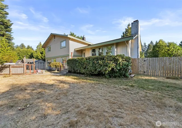 Photo 3 of Single family home for sale at 2515 15th Ave Se, Olympia, WA 98501 | MLS# NWM2572969 | Listing updated on 2026-09-25