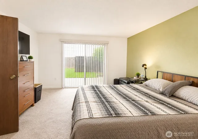 Photo 3 of Condo for sale at 5719 Hwy Pl #6, Everett, WA 98203 | MLS# NWM2572977 | Listing updated on 2026-09-18
