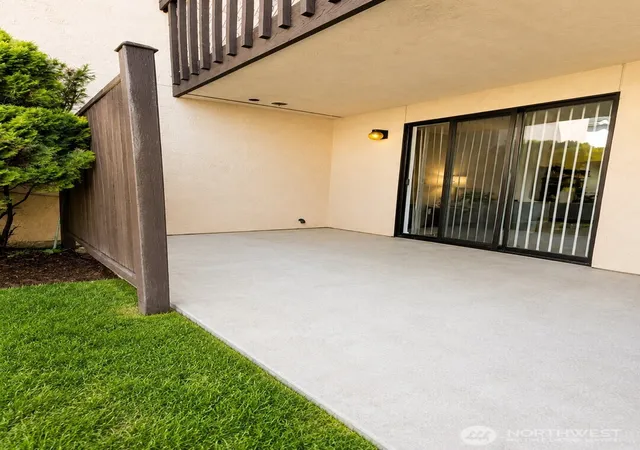 Photo 4 of Condo for sale at 5719 Hwy Pl #6, Everett, WA 98203 | MLS# NWM2572977 | Listing updated on 2026-09-18