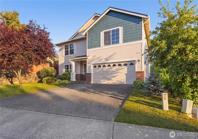 Photo 3 of Sale Pending at 2229 Se 2nd Ct, Renton, WA 98056 | MLS# NWM2572981 | Listing updated on 2026-09-25