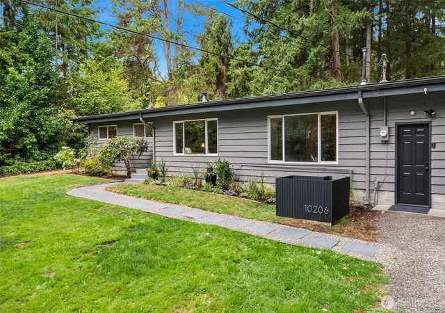 Photo 2 of Sale Pending at 10206 Sw Quartermaster Dr, Vashon, WA 98070 | MLS# NWM2573001 | Listing updated on 2026-09-28
