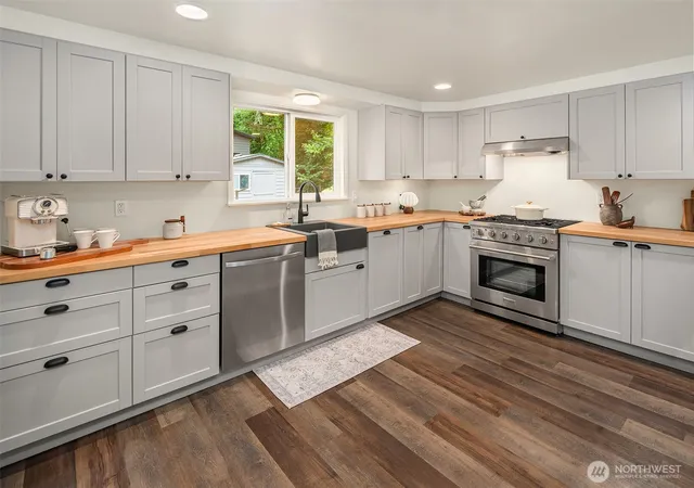 Photo 4 of Sale Pending at 10206 Sw Quartermaster Dr, Vashon, WA 98070 | MLS# NWM2573001 | Listing updated on 2026-09-28