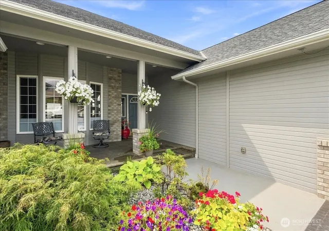 Photo 4 of Single family home for sale at 628 Briarwood Dr, East Wenatchee, WA 98802 | MLS# NWM2573002 | Listing updated on 2026-09-25