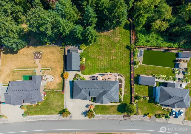Photo 2 of Sale Pending at 10929 204th Ave Se, Snohomish, WA 98290 | MLS# NWM2573018 | Listing updated on 2026-09-25