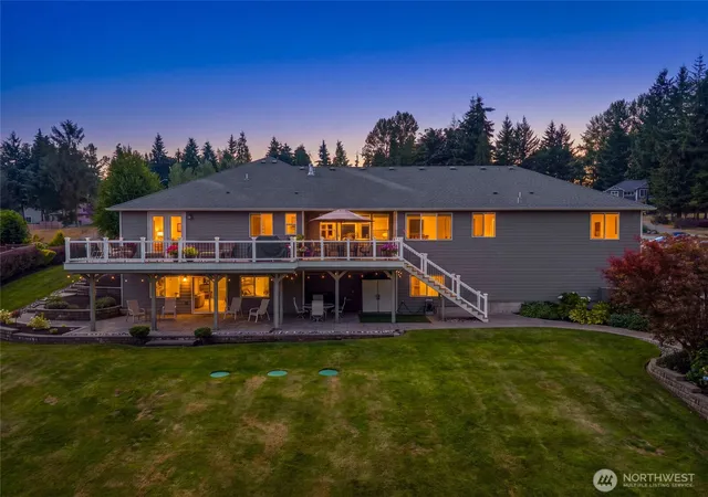 Photo 3 of Sale Pending at 10929 204th Ave Se, Snohomish, WA 98290 | MLS# NWM2573018 | Listing updated on 2026-09-25