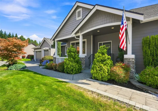 Photo 3 of Sale Pending at 10929 204Th Ave Se, Snohomish, WA 98290 | MLS# NWM2573018 | Listing updated on 2026-09-25
