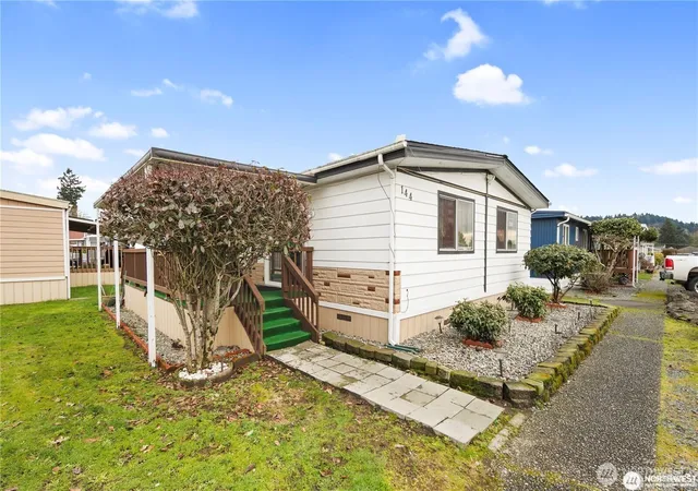 Photo 3 of Manufactured home for sale at 210 37Th St Se #144, Auburn, WA 98002 | MLS# NWM2573021 | Listing updated on 2026-09-25