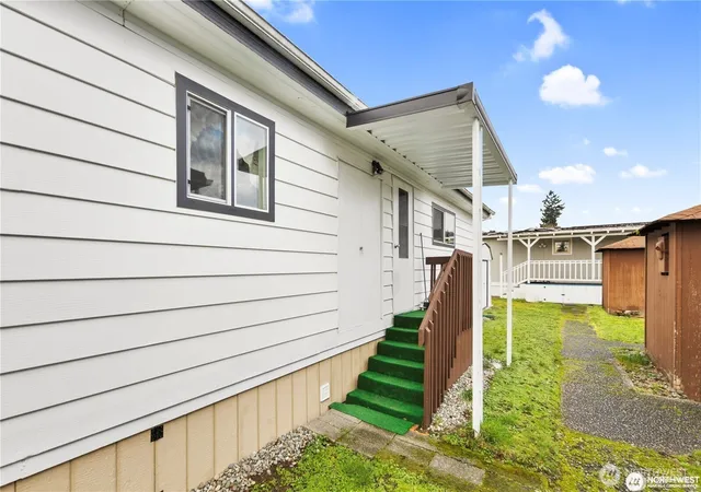 Photo 4 of Manufactured home for sale at 210 37Th St Se #144, Auburn, WA 98002 | MLS# NWM2573021 | Listing updated on 2026-09-25