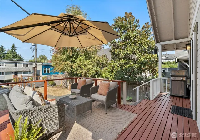 Photo 2 of Sale Pending at 917 Ne 72nd St, Seattle, WA 98115 | MLS# NWM2573022 | Listing updated on 2026-09-22