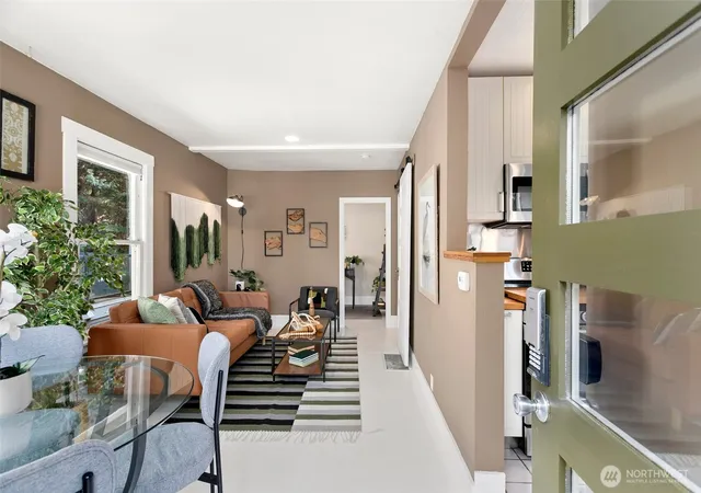 Photo 3 of Sale Pending at 917 Ne 72nd St, Seattle, WA 98115 | MLS# NWM2573022 | Listing updated on 2026-09-22