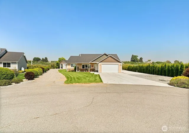 Single family home for sale at 25 Columbia View Dr, Brewster, WA 98812 | MLS# NWM2573025