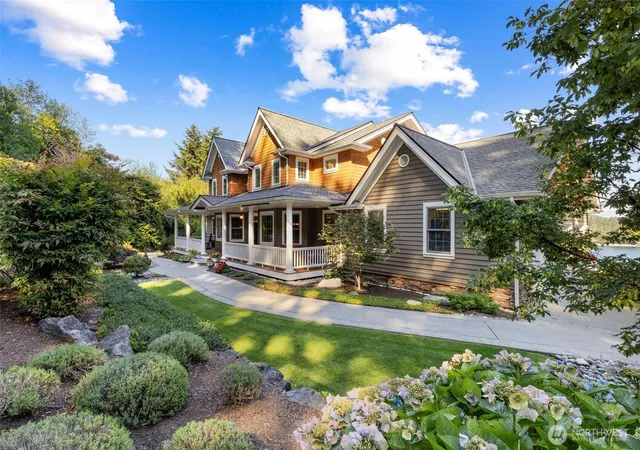 Photo 4 of Sale Pending at 3696 Lavender Ln Ne, Bainbridge Island, WA 98110 | MLS# NWM2573033 | Listing updated on 2026-09-05
