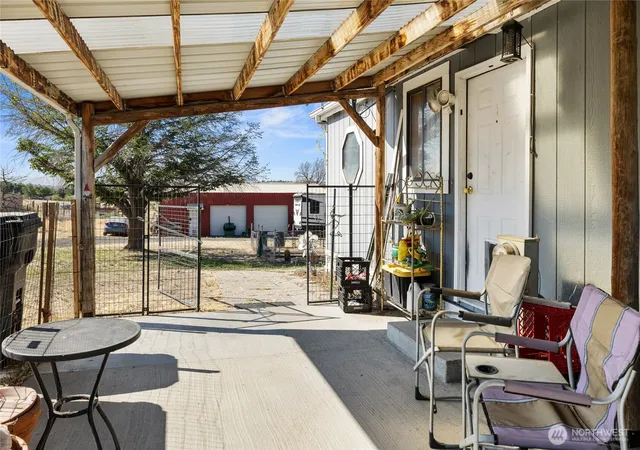 Photo 4 of Manufactured home for sale at 10 Birdsdale Rd, Selah, WA 98942 | MLS# NWM2573034 | Listing updated on 2026-09-25